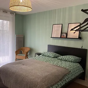 studio-calme-dans-une-belle-rsidence-avec-piscine-parking-wifi.midi-pyreneeshotels.com/